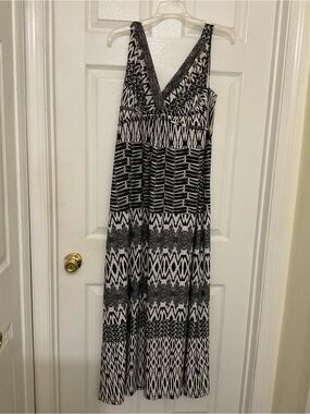 Metaphor Black and White Tribal Print V-Neck Maxi Dress